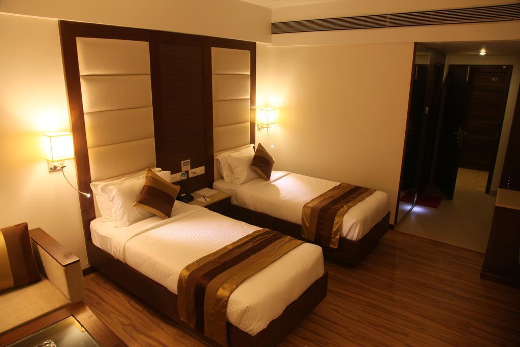 Hotel Le Grande Residency Ahmedabad Exterior foto