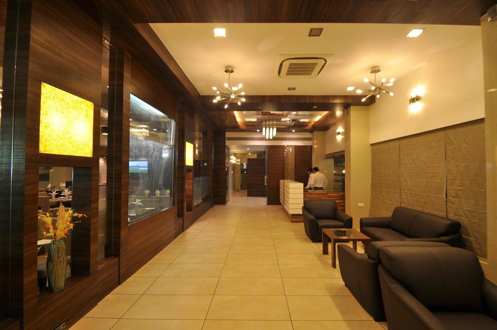 Hotel Le Grande Residency Ahmedabad Exterior foto
