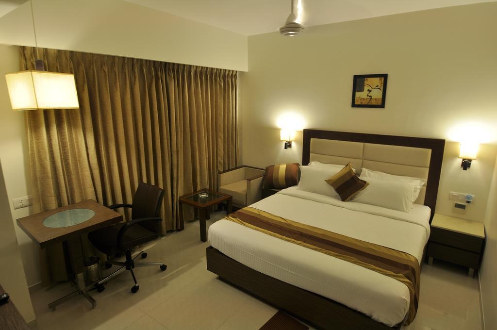 Hotel Le Grande Residency Ahmedabad Exterior foto