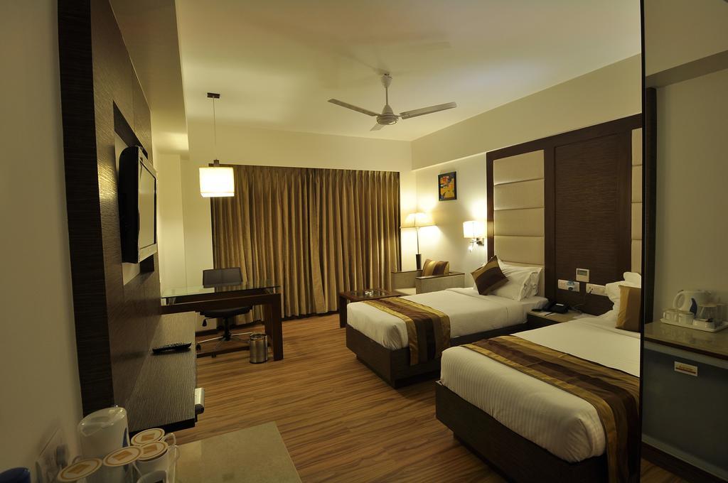 Hotel Le Grande Residency Ahmedabad Exterior foto