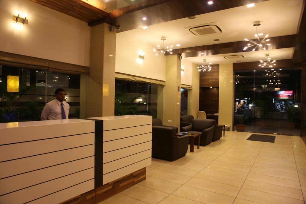Hotel Le Grande Residency Ahmedabad Exterior foto